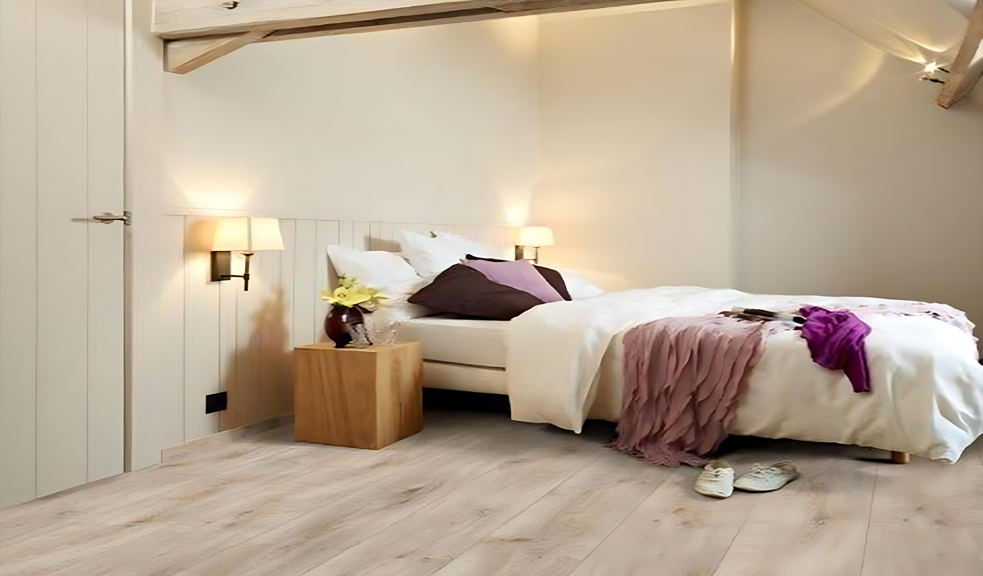 Pergo Vibrance Wide 2V Platinum Blond Oak – Flooring Solutions